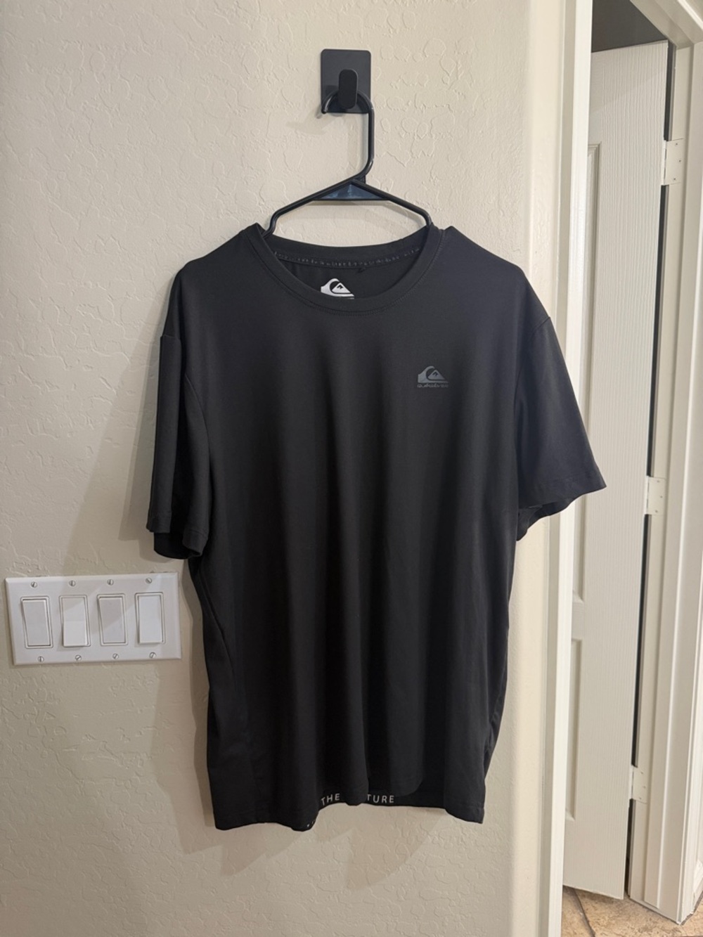 Men’s large quicksilver shirt. Quantity (2)
